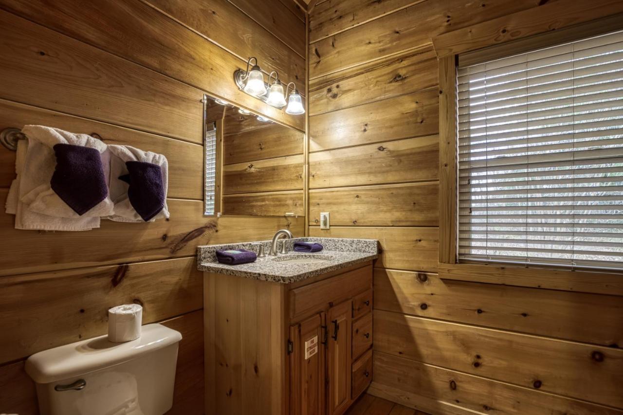 Holiday home Up & Away, Hot Tub, Game Room, Wifi, 1089 Free Tickets Each Paid Day, Dollywood And *