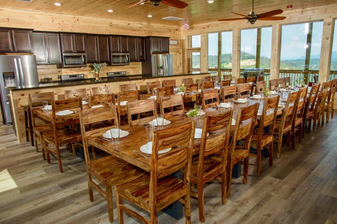 Skyline Splendor: Luxe Retreat With Breathtaking Views Over Downtown Gatlinburg