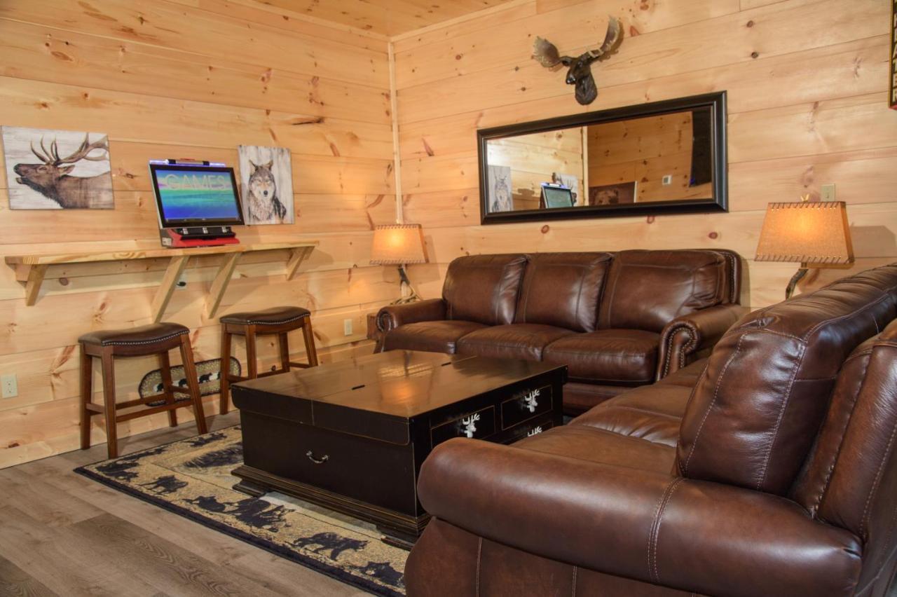 Villa Skyline Splendor: Luxe Retreat With Breathtaking Views Over Downtown Gatlinburg