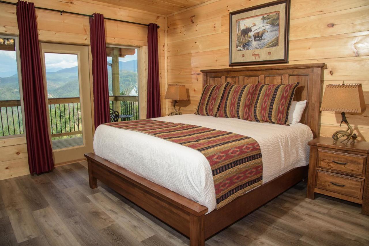 Skyline Splendor: Luxe Retreat With Breathtaking Views Over Downtown * Gatlinburg