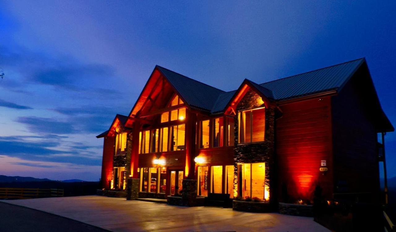 Skyline Splendor: Luxe Retreat With Breathtaking Views Over Downtown Gatlinburg