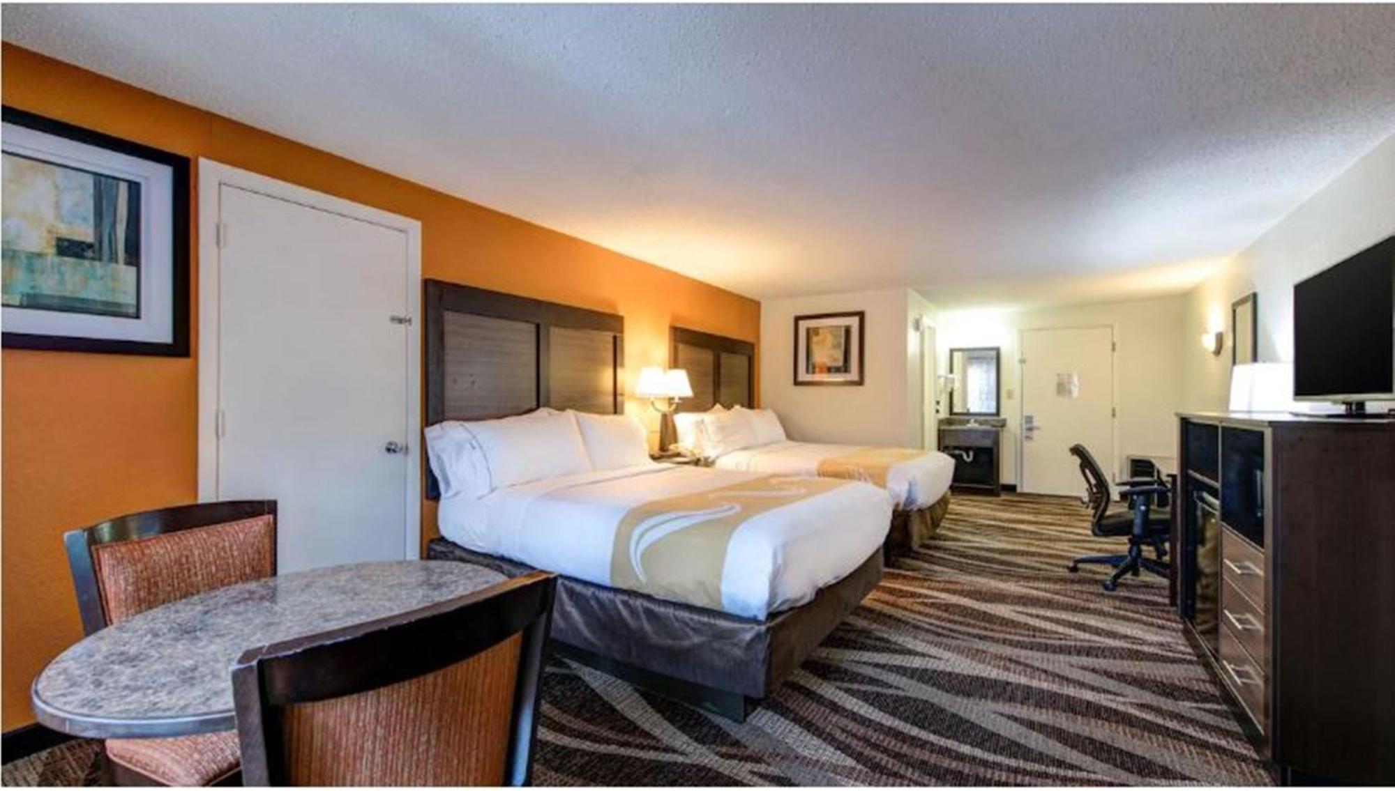 Quality Creekside - Downtown