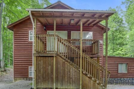 Cuddles, 1 Bedroom Studio, Walk To Downtown And Hiking Trails! Holiday home Gatlinburg