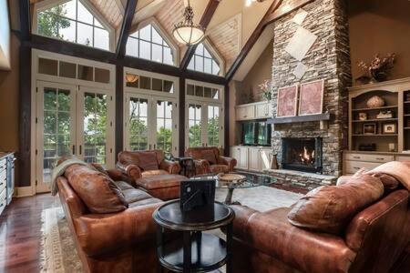 Mountain House * Gatlinburg