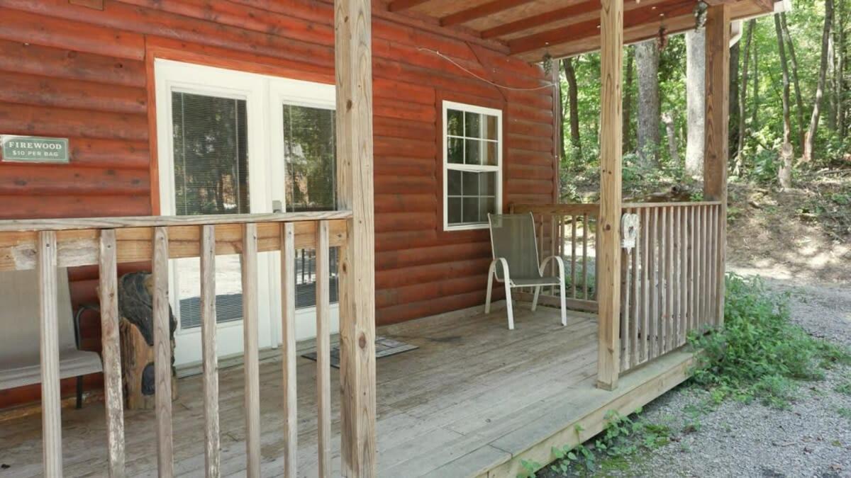 The Cave At Shady Woods - 1 Bedroom Studio - Walk To Downtown! Apartment