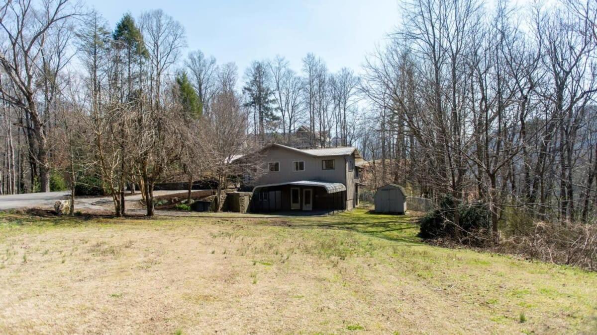 Holiday home Little Smokys Retreat , 5 Bedroom , Only 10 Min To And Pigeon Forge! *