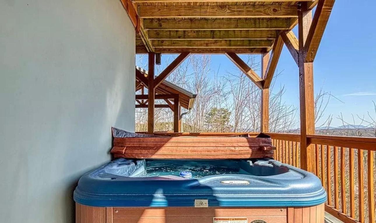 Villa Hawk's View Log Cabin -mountains In Gatlinburg. *