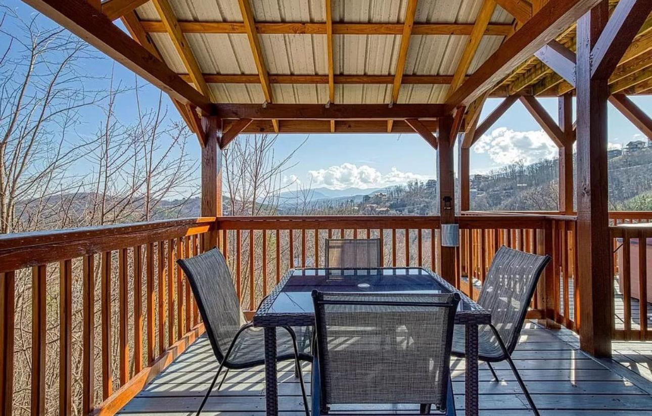 Hawk's View Log Cabin -mountains In Gatlinburg. Villa