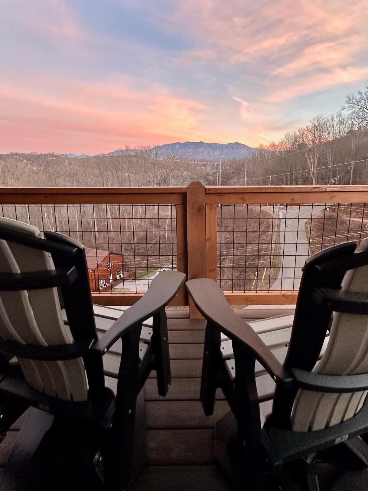 Holiday home 4bdr, Views, Pool, Hot Tub, Location And Fun *