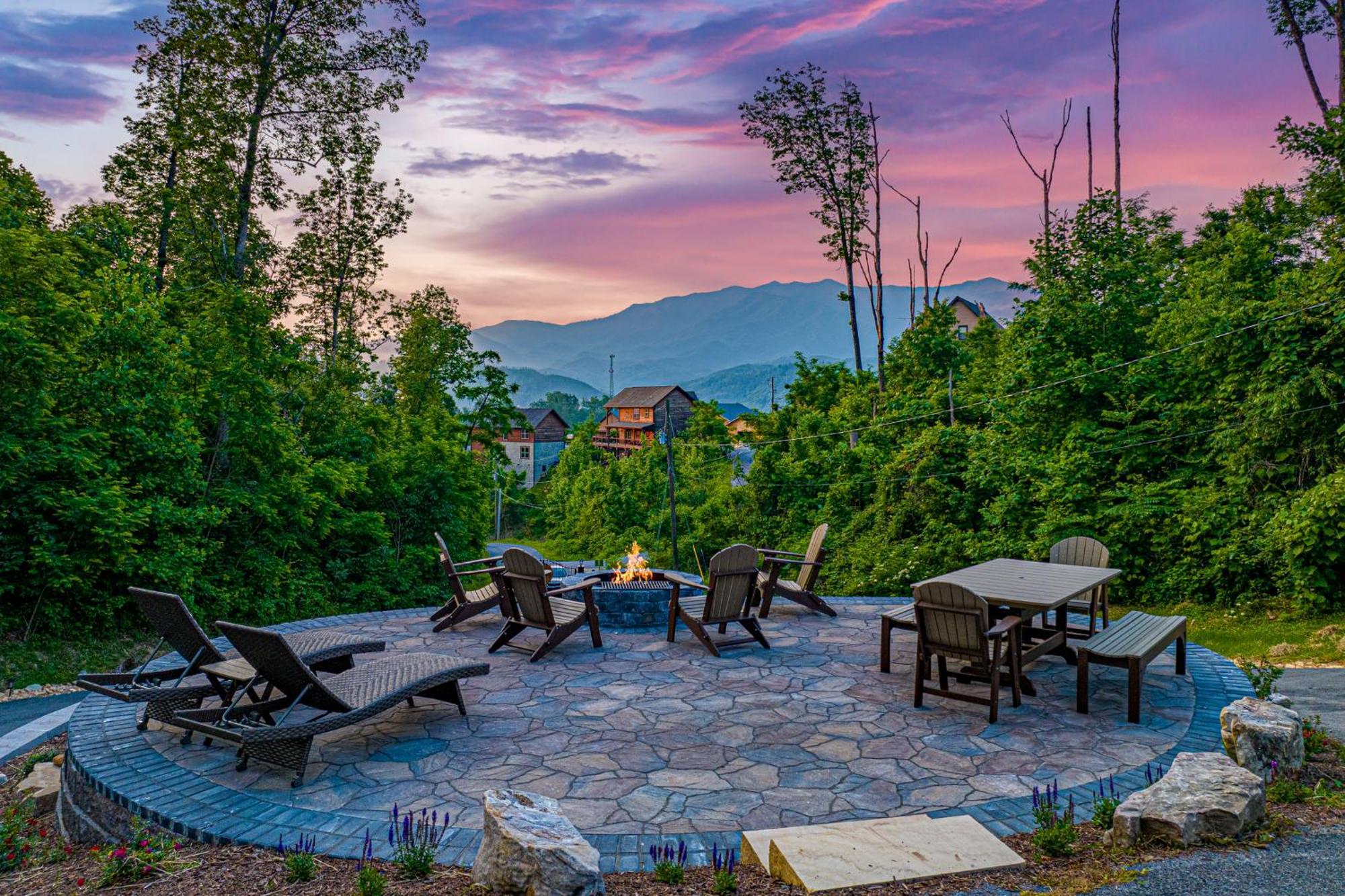 Bear Mountain Gatlinburg