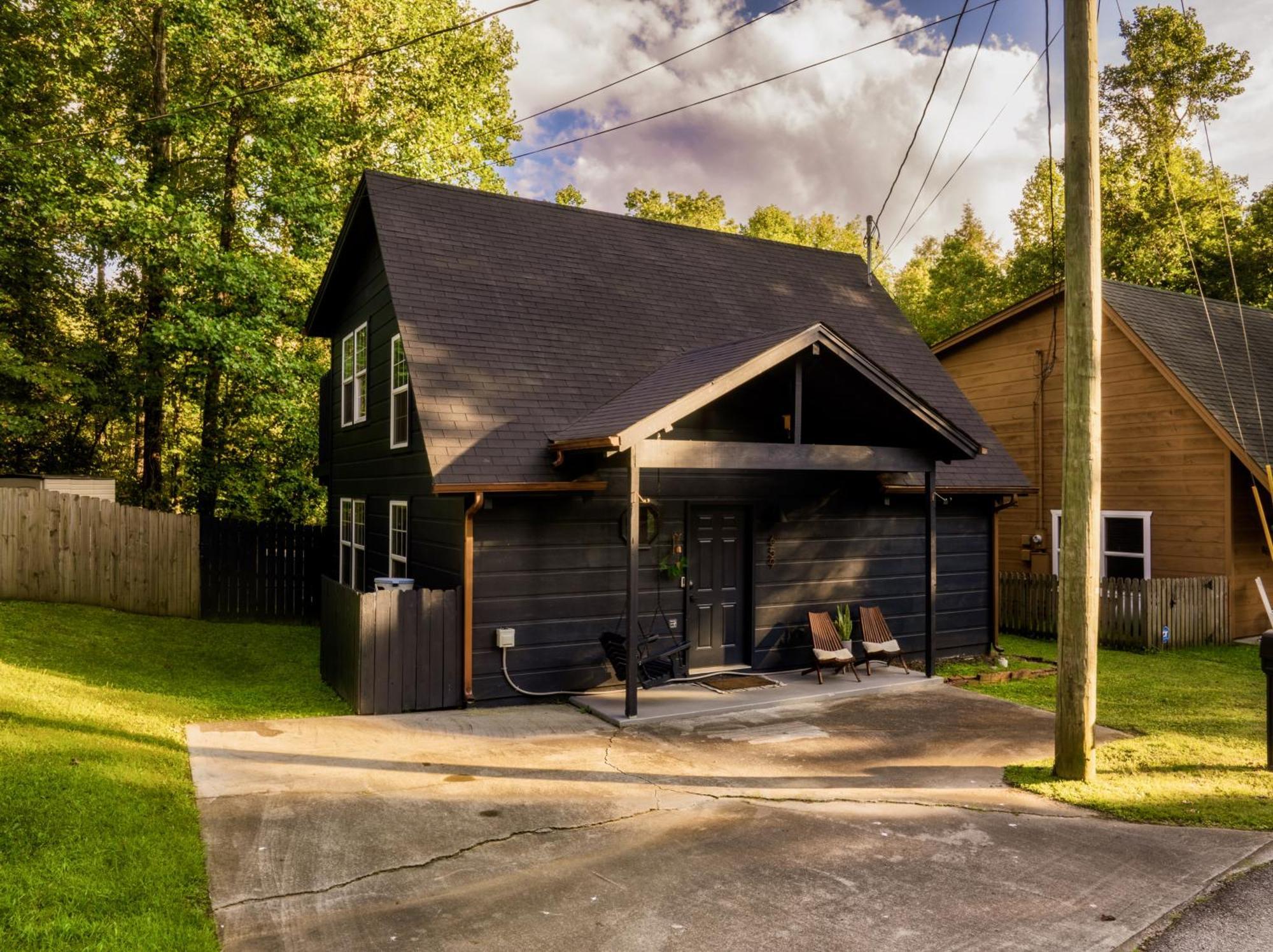 Holiday home The Copper Bird Mid Century Hot Tub Arcade Gameroom Rock Climbing