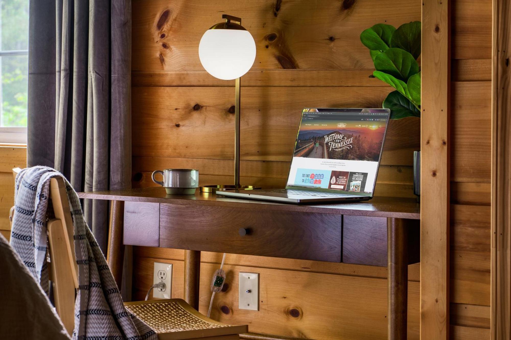 Holiday home The Copper Bird Mid Century Hot Tub Arcade Gameroom Rock Climbing *