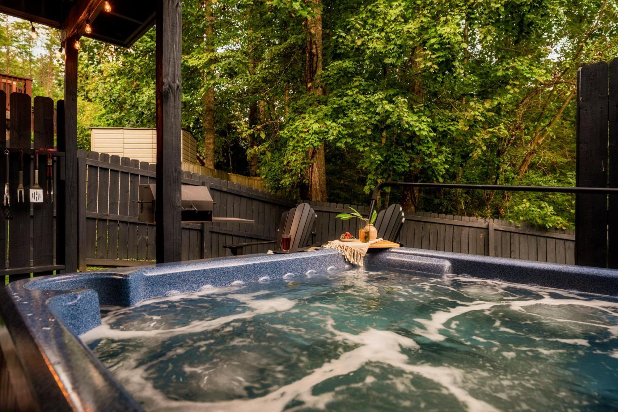 The Copper Bird Mid Century Hot Tub Arcade Gameroom Rock Climbing * Gatlinburg