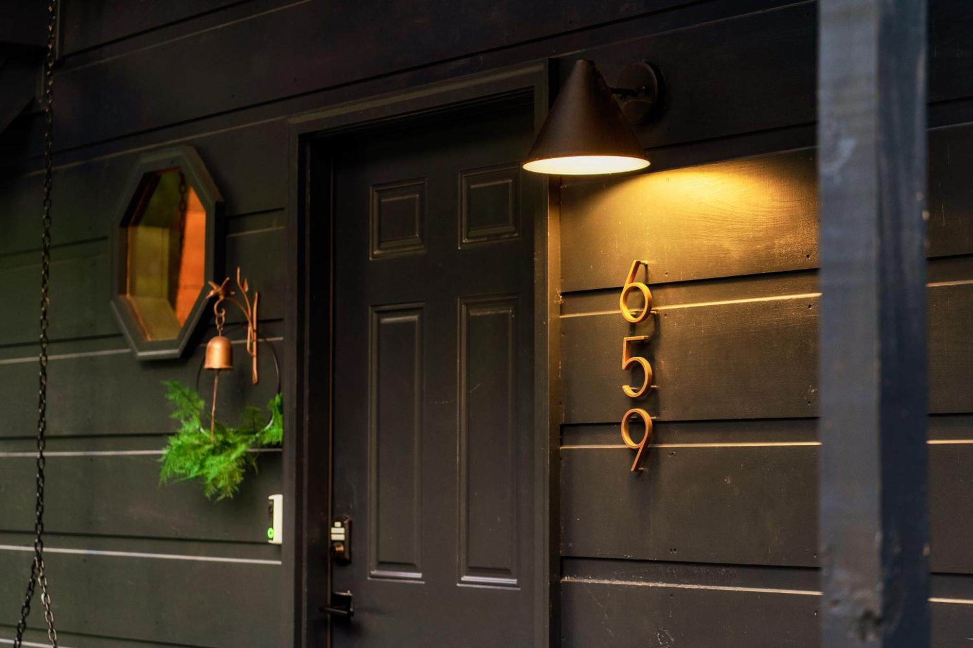 The Copper Bird Mid Century Hot Tub Arcade Gameroom Rock Climbing Holiday home Gatlinburg