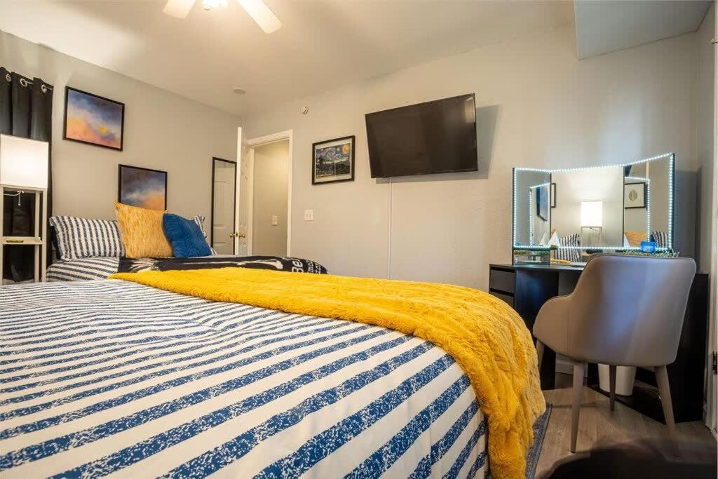 Sasquatch E Sleeps 13 Holiday home