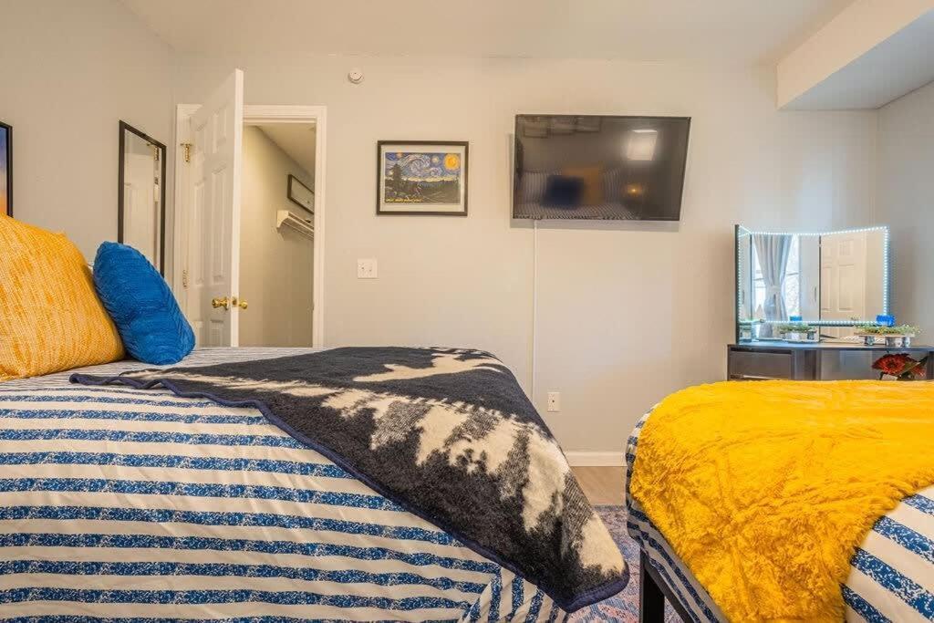 Holiday home Sasquatch E Sleeps 13 *