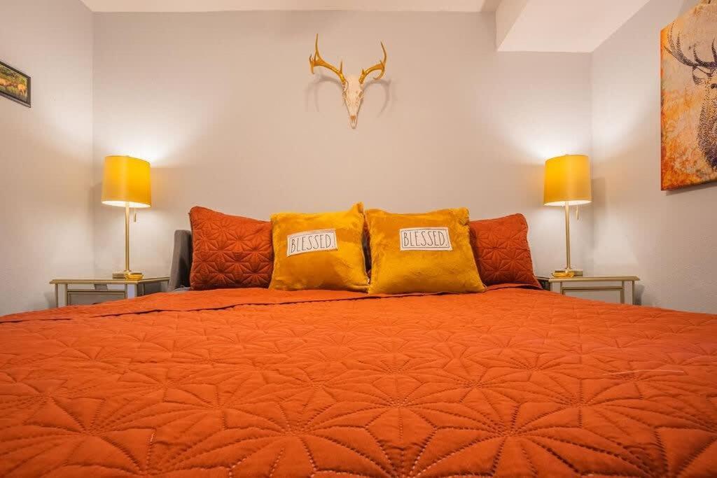 Sasquatch E Sleeps 13 Holiday home *