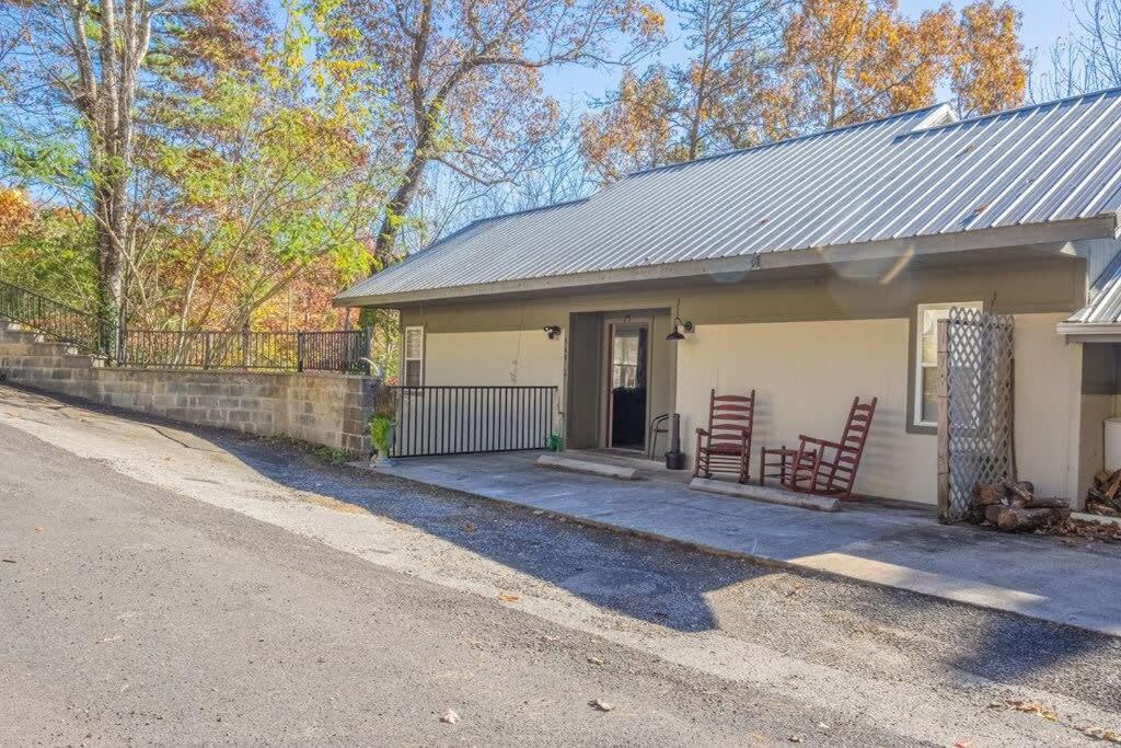 Sasquatch E Sleeps 13 Holiday home Gatlinburg