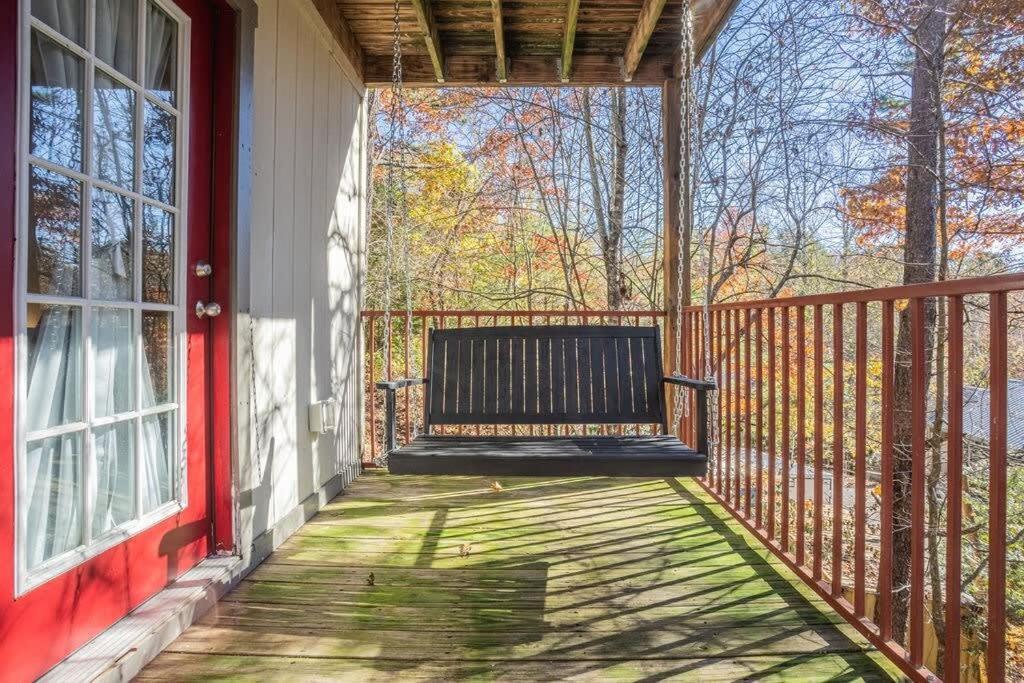 Sasquatch E Sleeps 13 Holiday home *