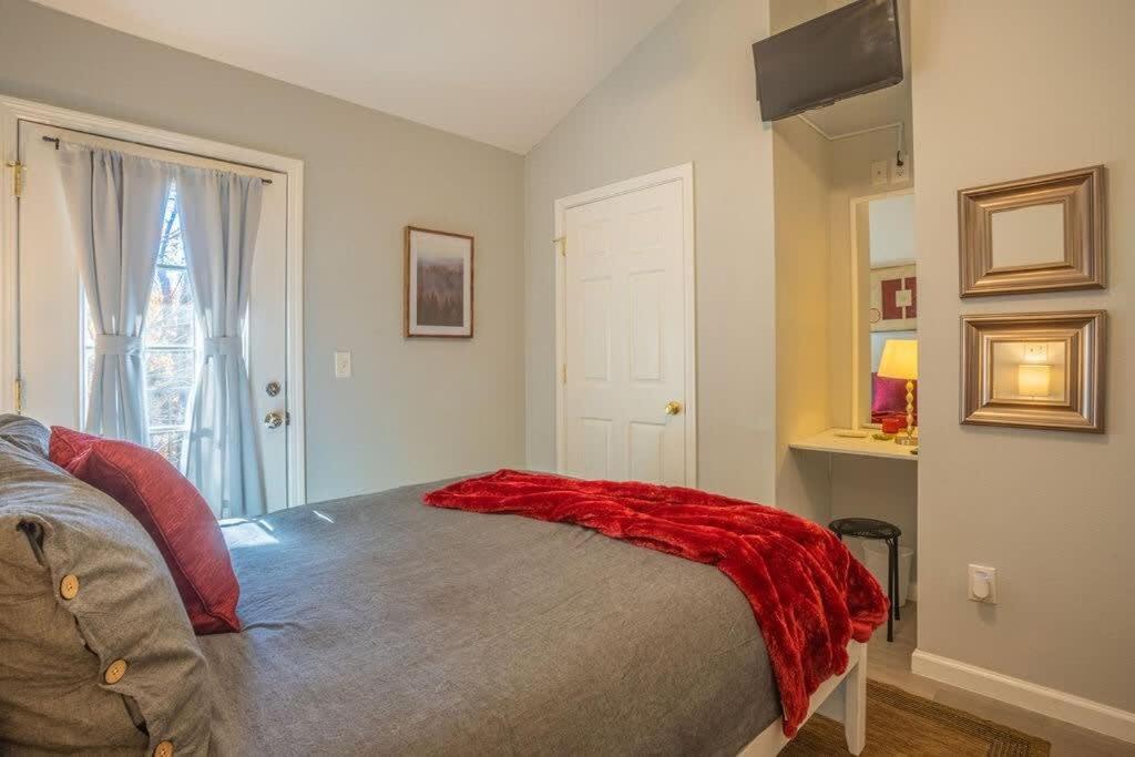 Sasquatch E Sleeps 13 Holiday home