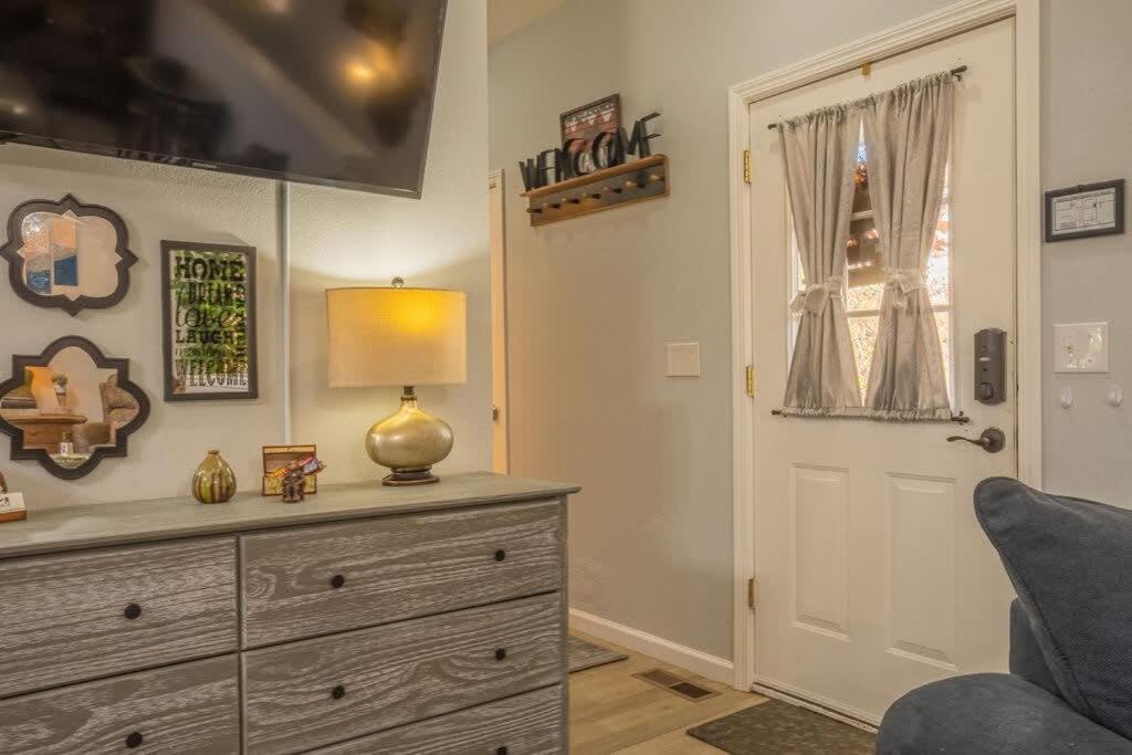 Holiday home Sasquatch E Sleeps 13 *