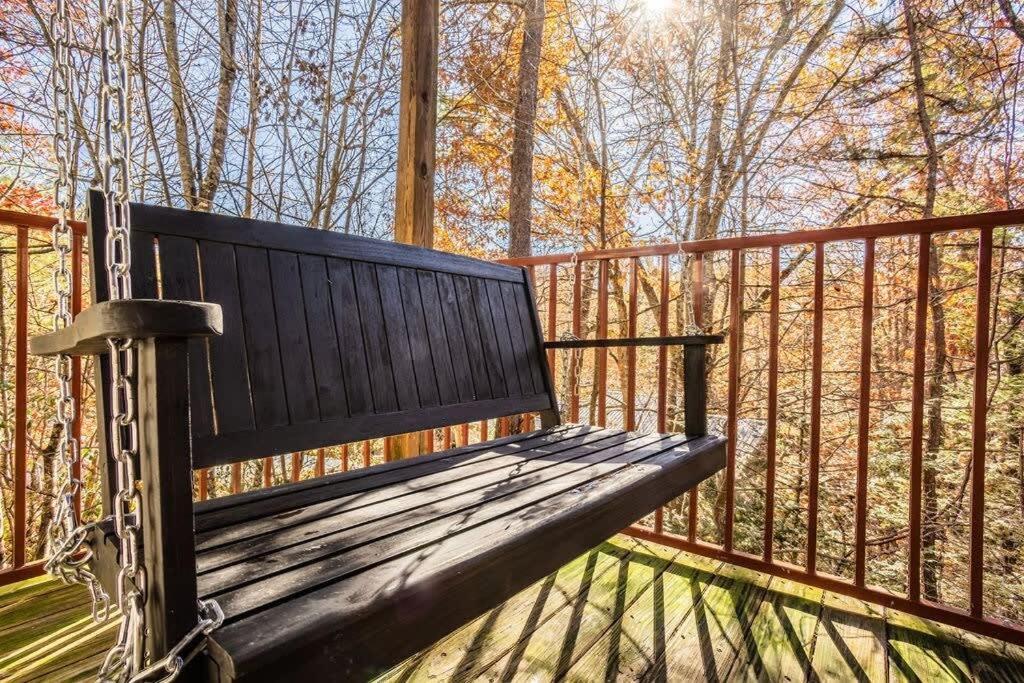 Sasquatch E Sleeps 13 Holiday home *
