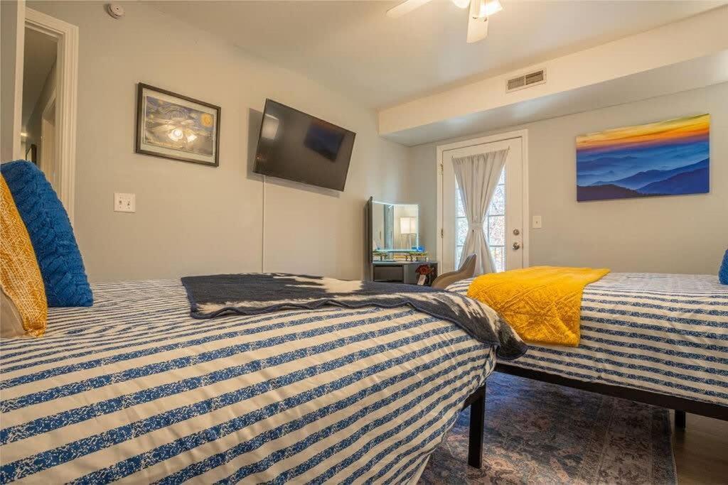 Holiday home Sasquatch E Sleeps 13 Gatlinburg