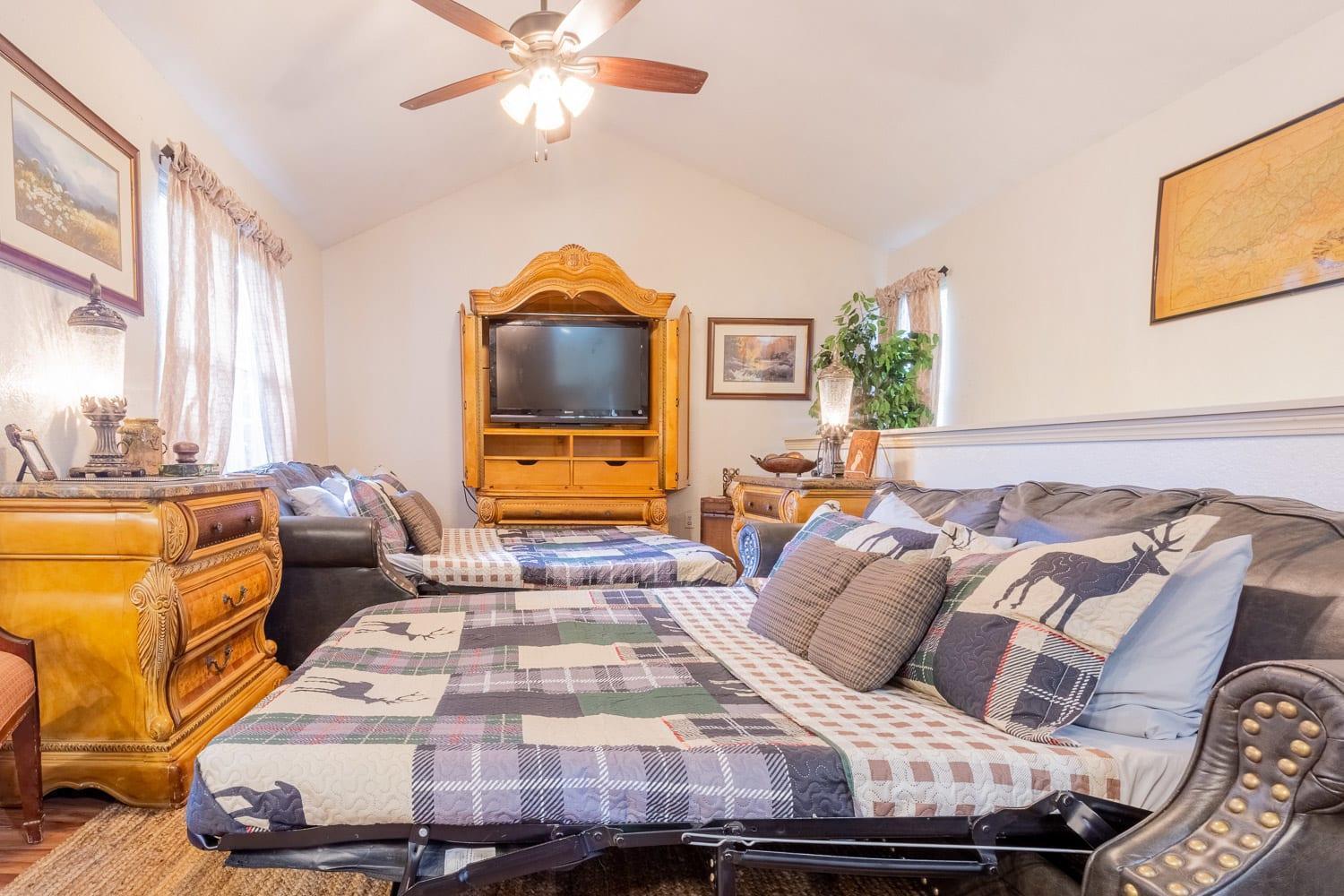 Sasquatch Cde Sleeps 35 Gatlinburg