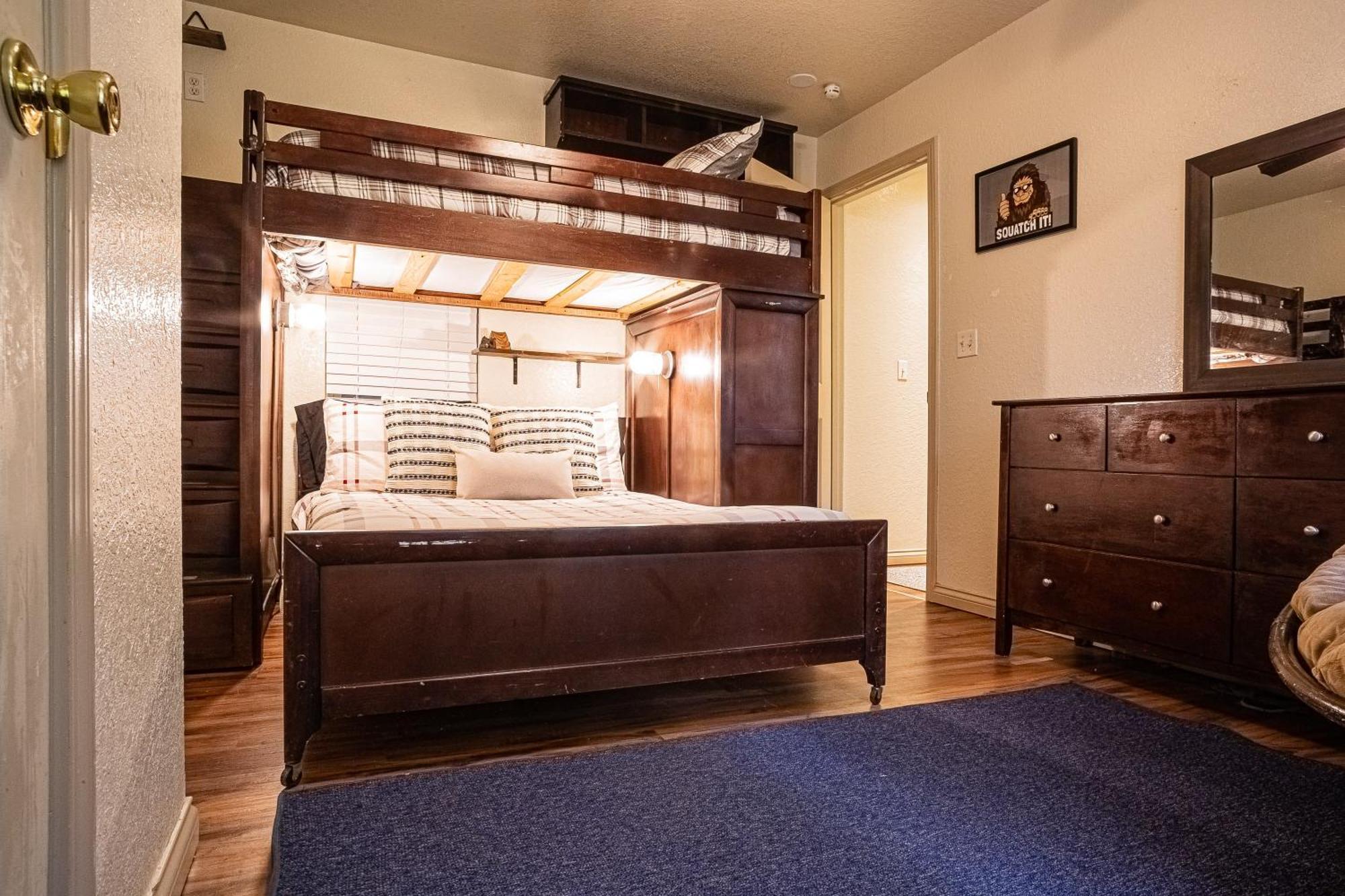 Sasquatch Cde Sleeps 35 * Gatlinburg
