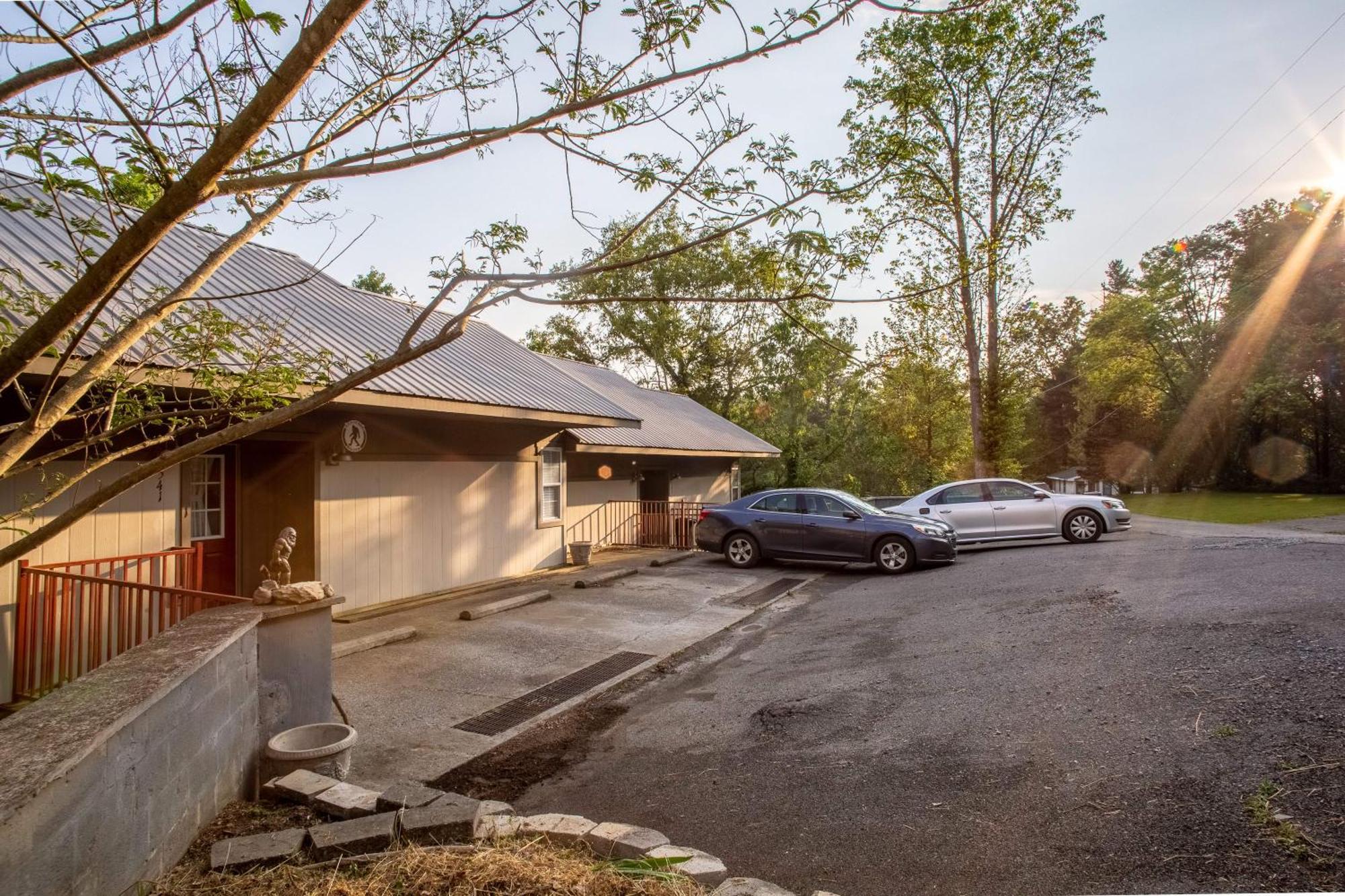Sasquatch Cde Sleeps 35 Holiday home