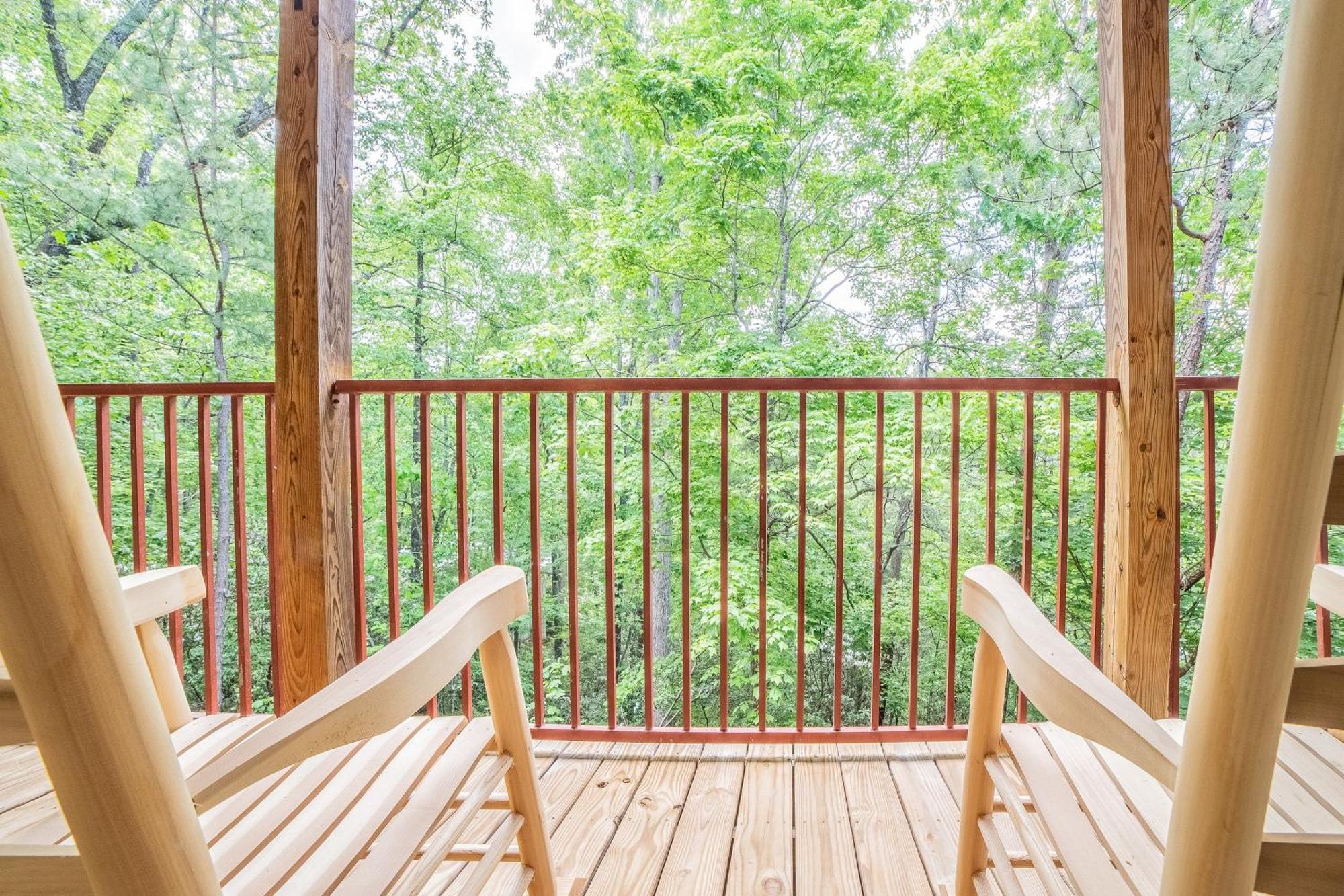 Sasquatch Cde Sleeps 35 * Gatlinburg