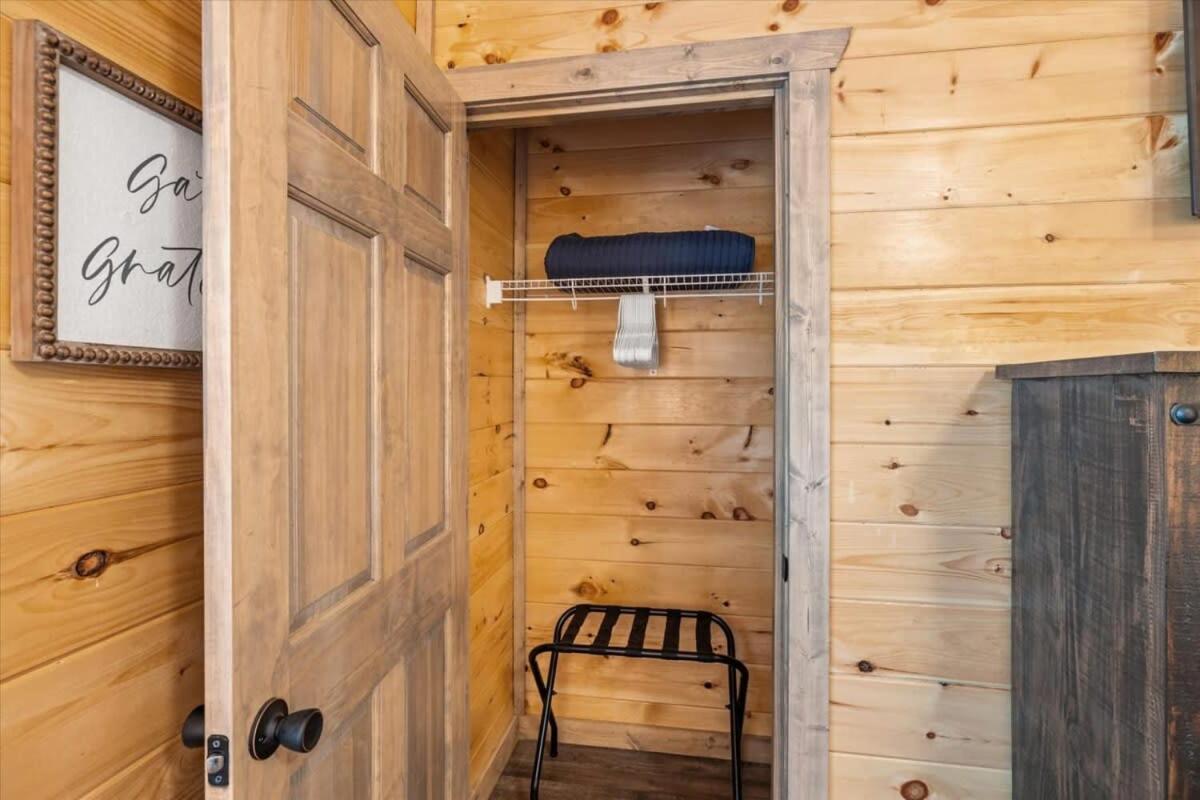 New 8br Pool W Hot Tub & Arcade Hl Holiday home