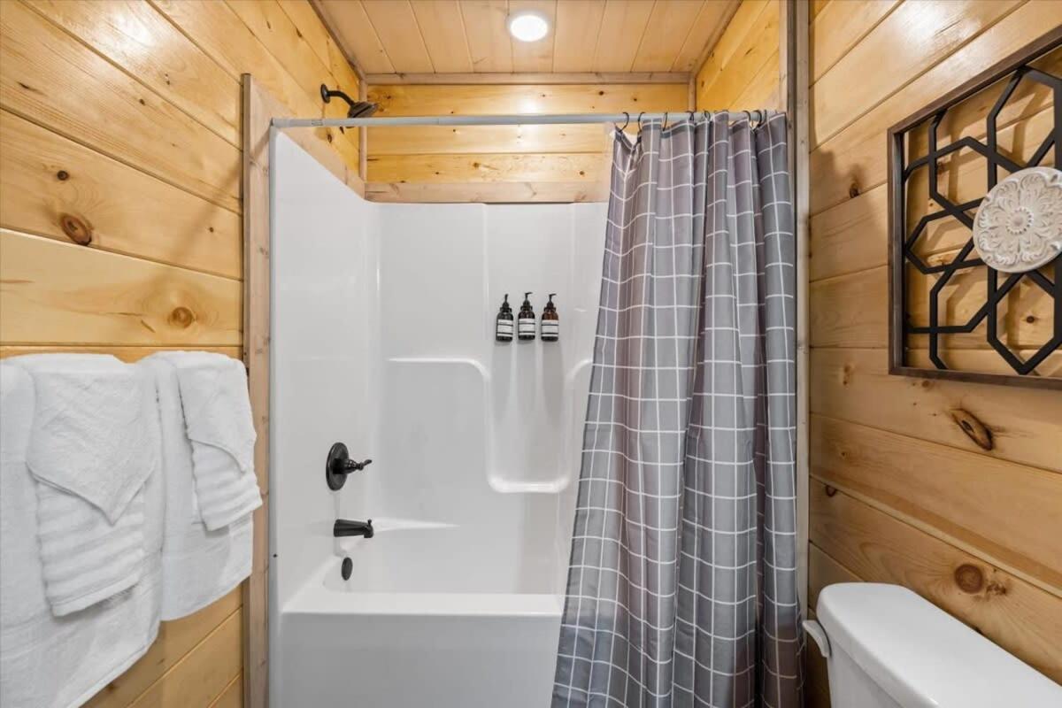 New 8br Pool W Hot Tub & Arcade Hl