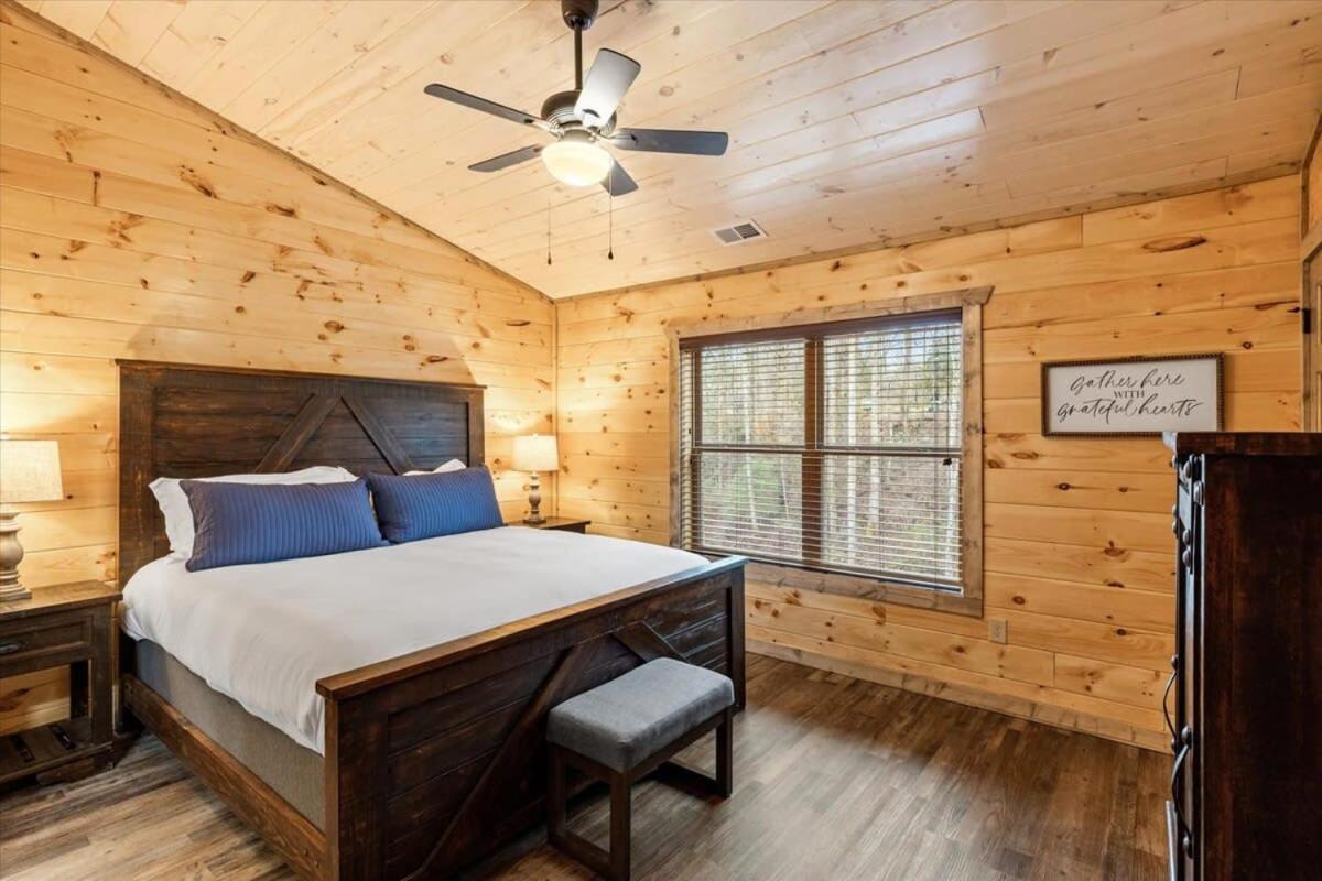 Holiday home New 8br Pool W Hot Tub & Arcade Hl *