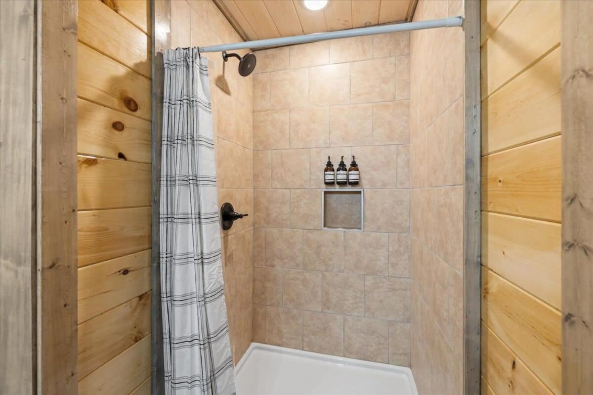 New 8br Pool W Hot Tub & Arcade Hl