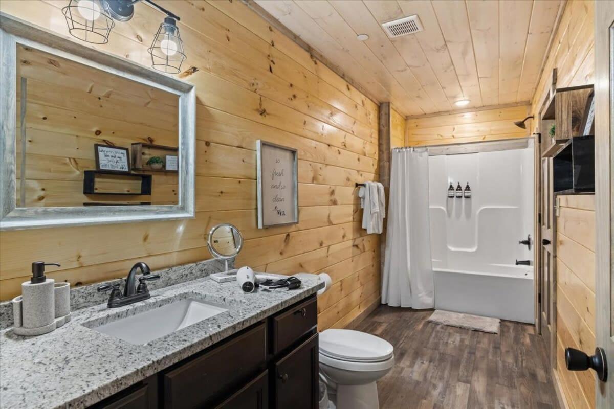 New 8br Pool W Hot Tub & Arcade Hl Holiday home