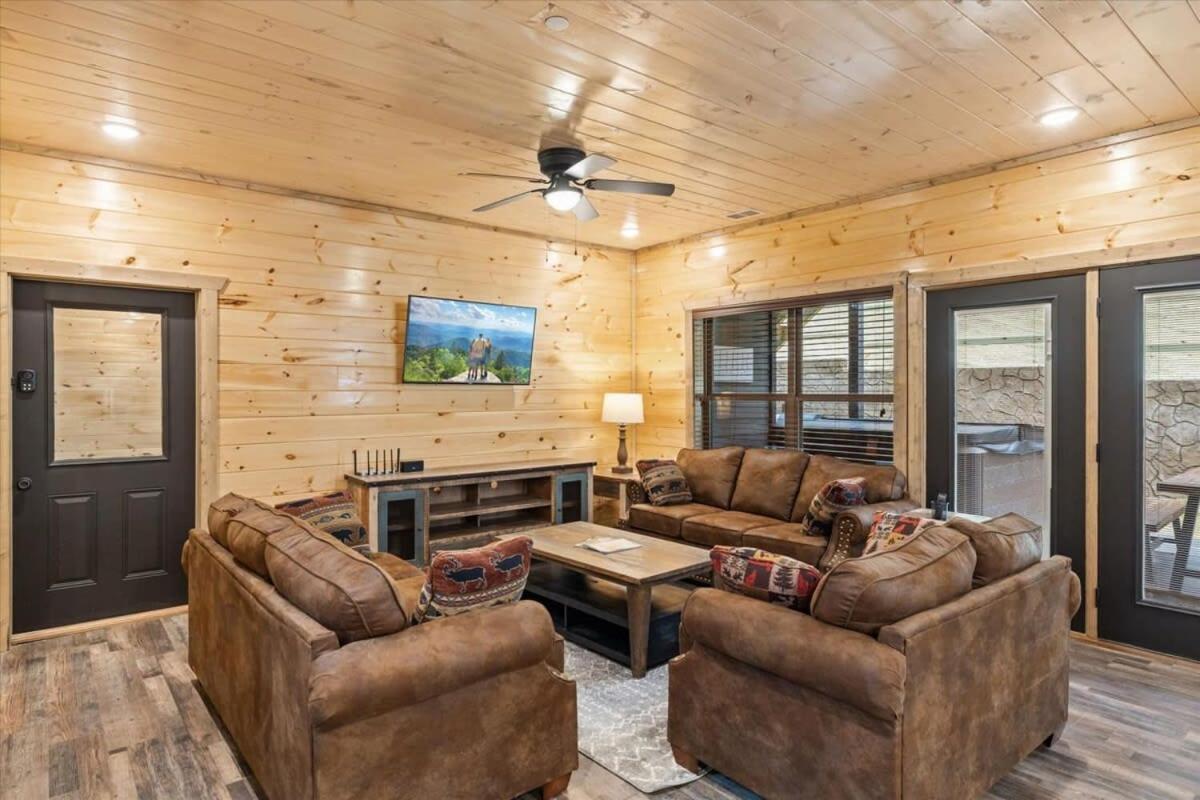 Holiday home New 8br Pool W Hot Tub & Arcade Hl
