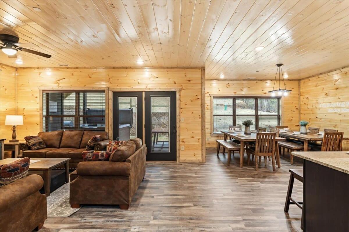 New 8br Pool W Hot Tub & Arcade Hl Gatlinburg