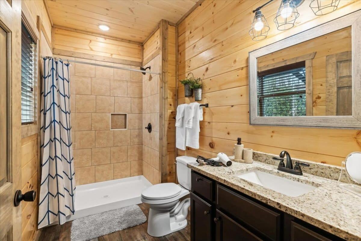 New 8br Pool W Hot Tub & Arcade Hl *