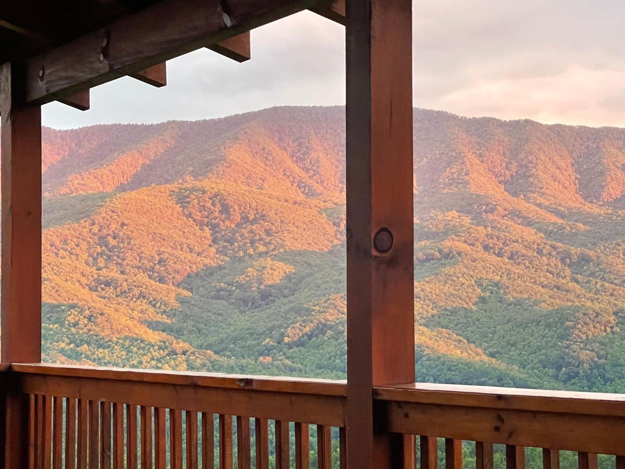 Heaven's Edge Gatlinburg
