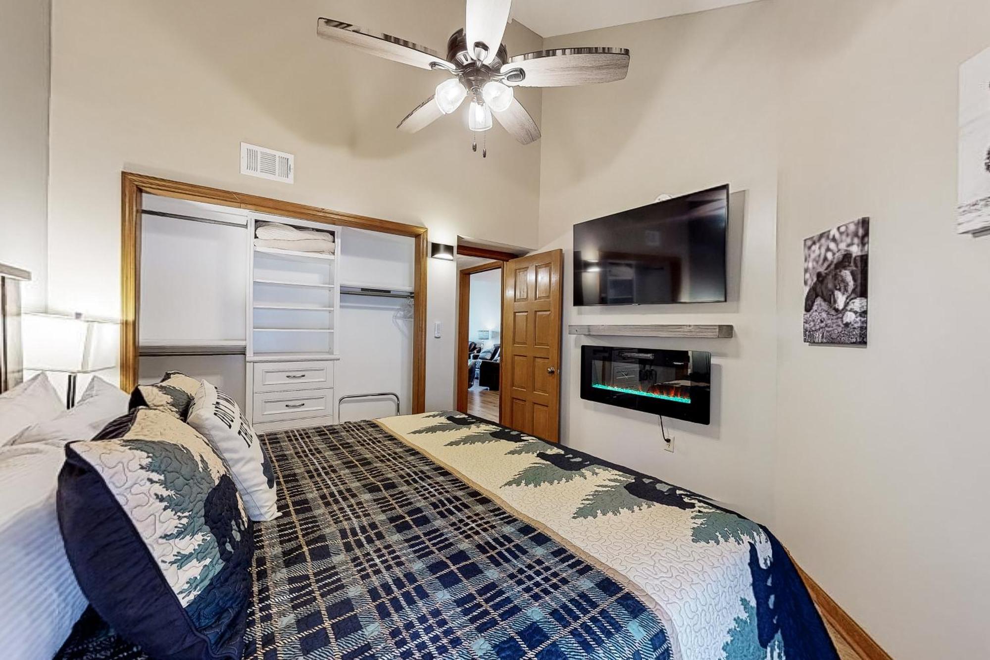 Eagles Nest Escape Apartment *