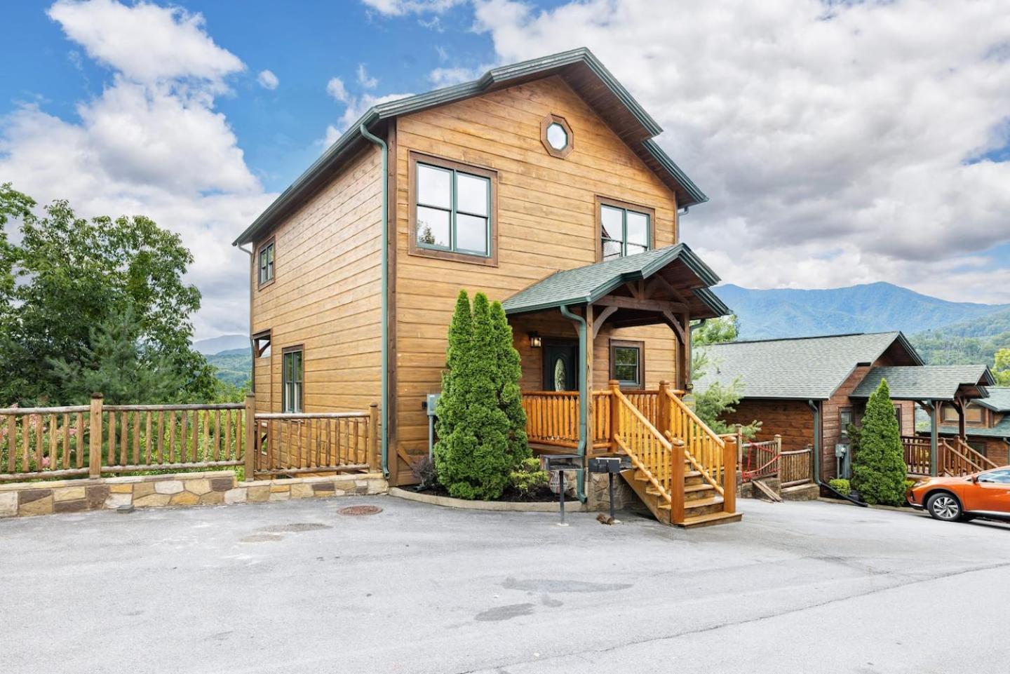 Luxury 4br W Theater & Hottub5 Min To Dt Holiday home Gatlinburg