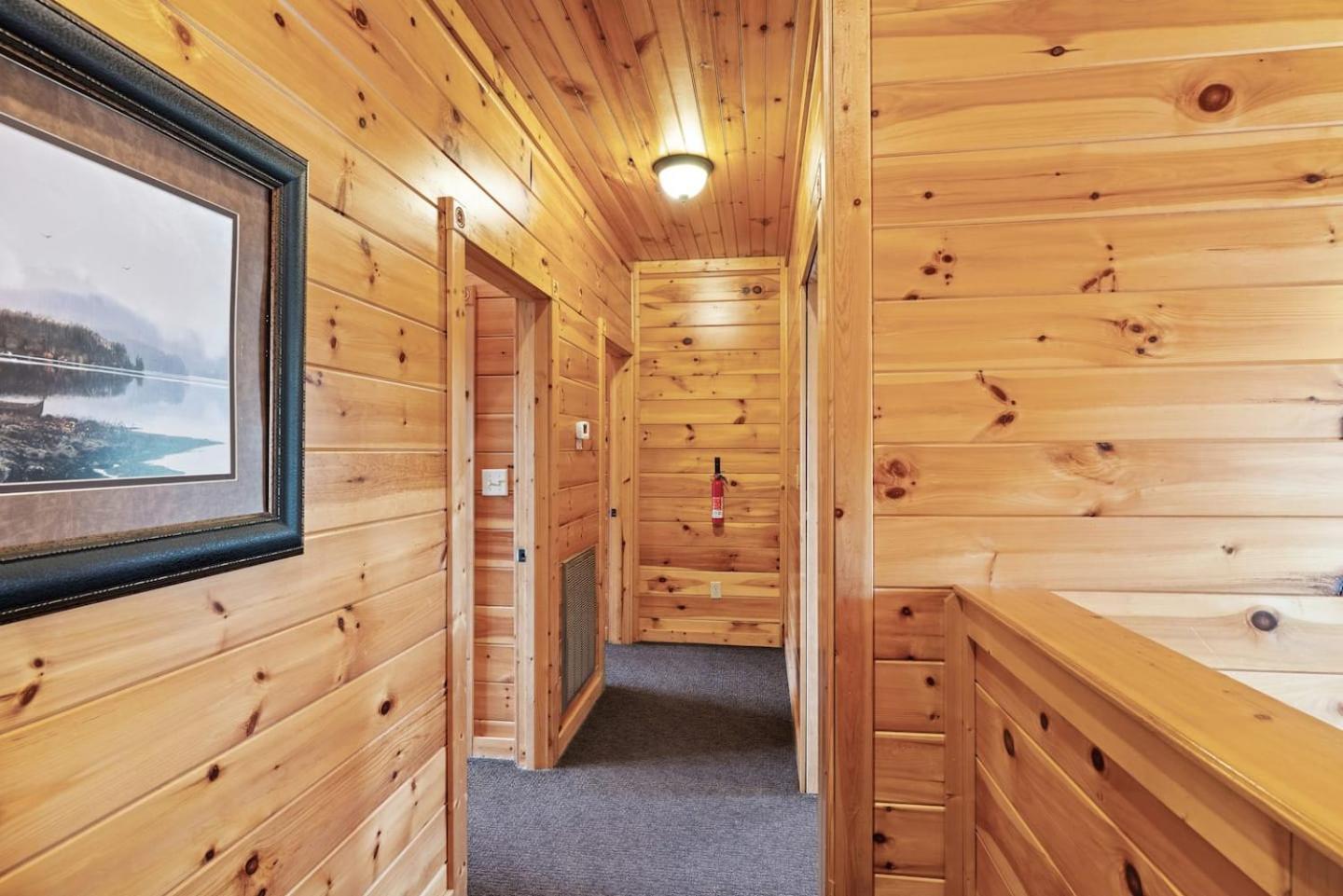 Luxury 4br W Theater & Hottub5 Min To Dt *