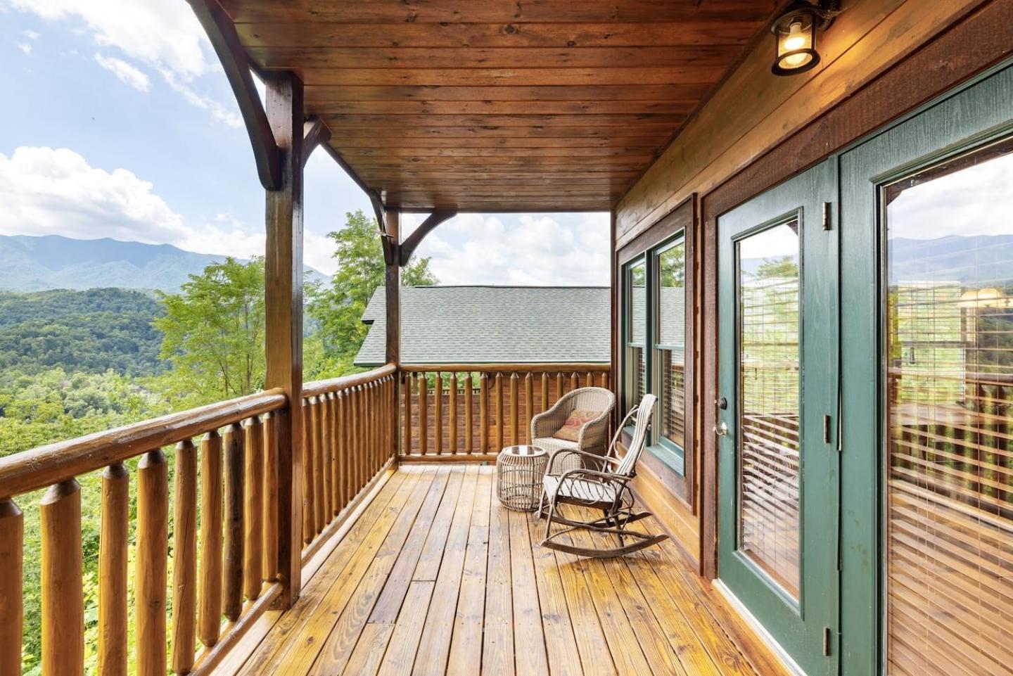 Luxury 4br W Theater & Hottub5 Min To Dt Holiday home *