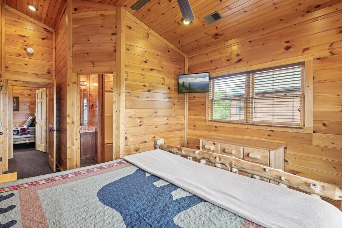 Luxury 4br W Theater & Hottub5 Min To Dt Gatlinburg