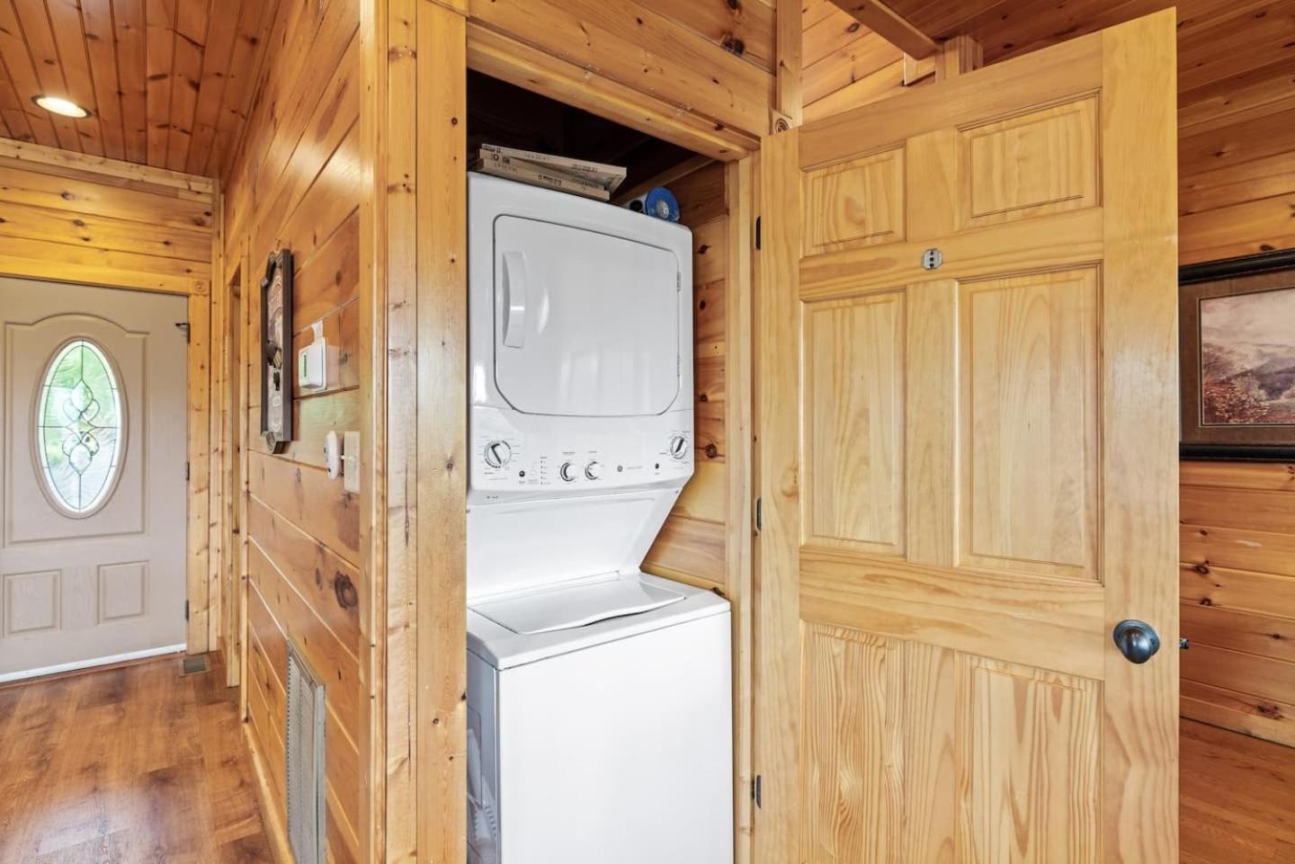 Holiday home Luxury 4br W Theater & Hottub5 Min To Dt *