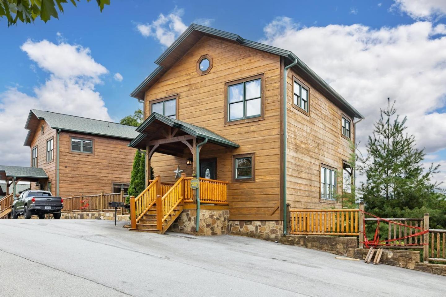 Luxury 4br W Theater & Hottub5 Min To Dt Holiday home Gatlinburg