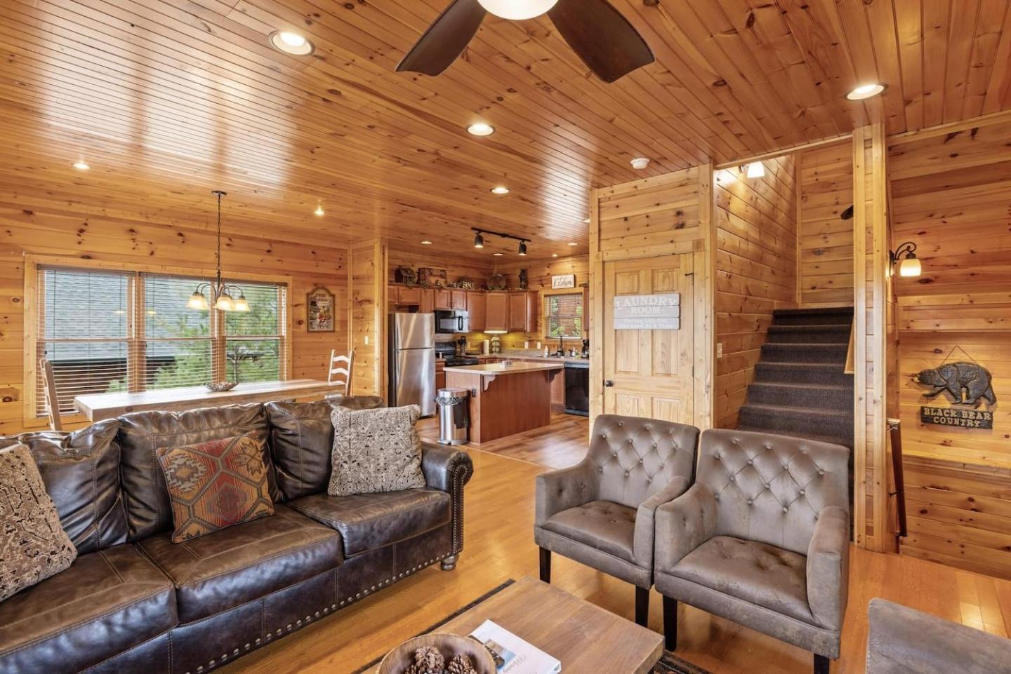 Luxury 4br W Theater & Hottub5 Min To Dt