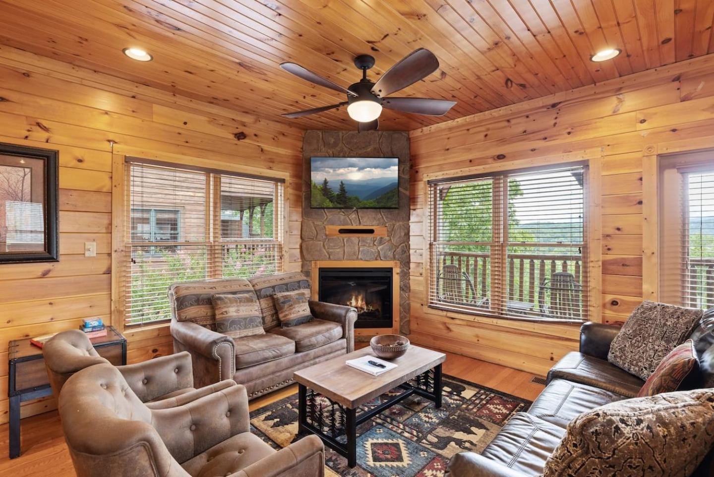 Luxury 4br W Theater & Hottub5 Min To Dt Gatlinburg