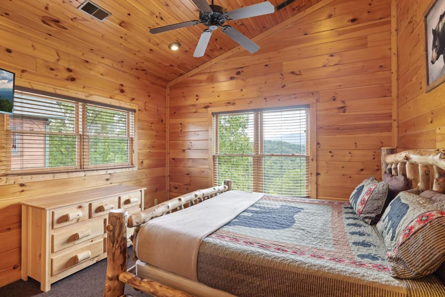 Luxury 4br W Theater & Hottub5 Min To Dt *